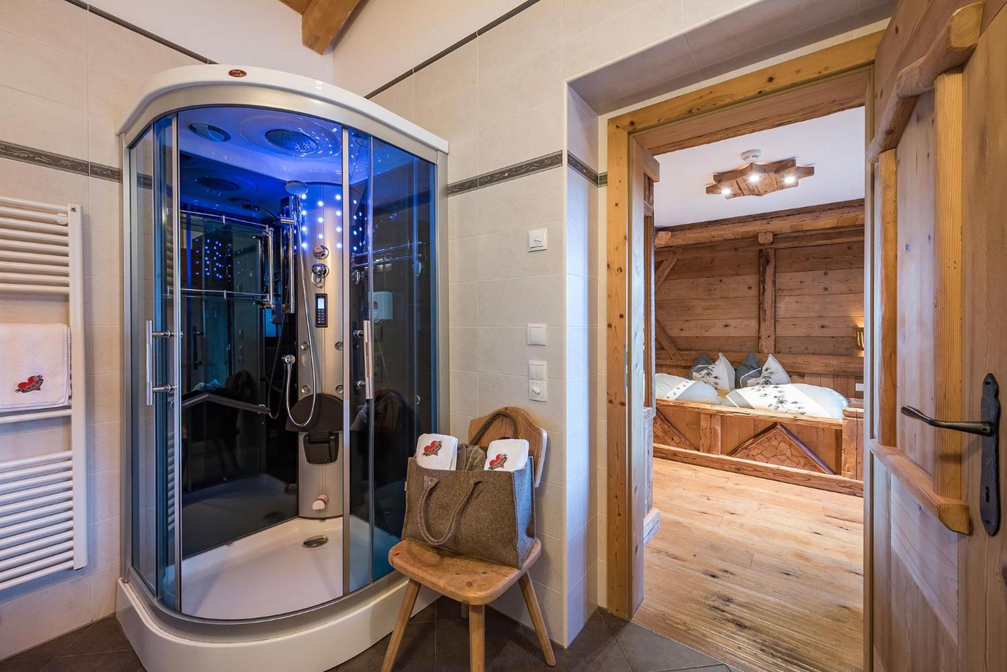 Chalets Almdorf Haidenberg Brunico Habitación foto
